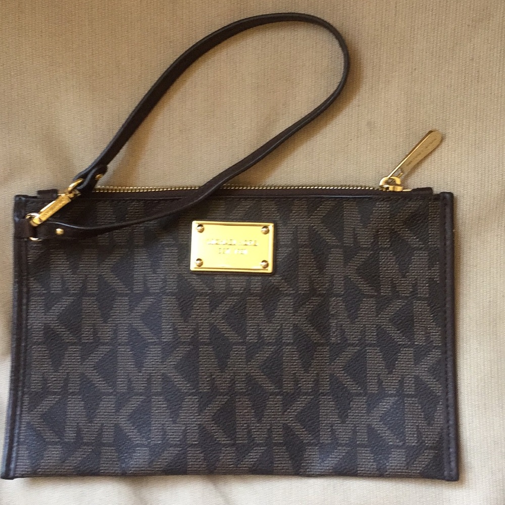 Michael Kors Wristlet
